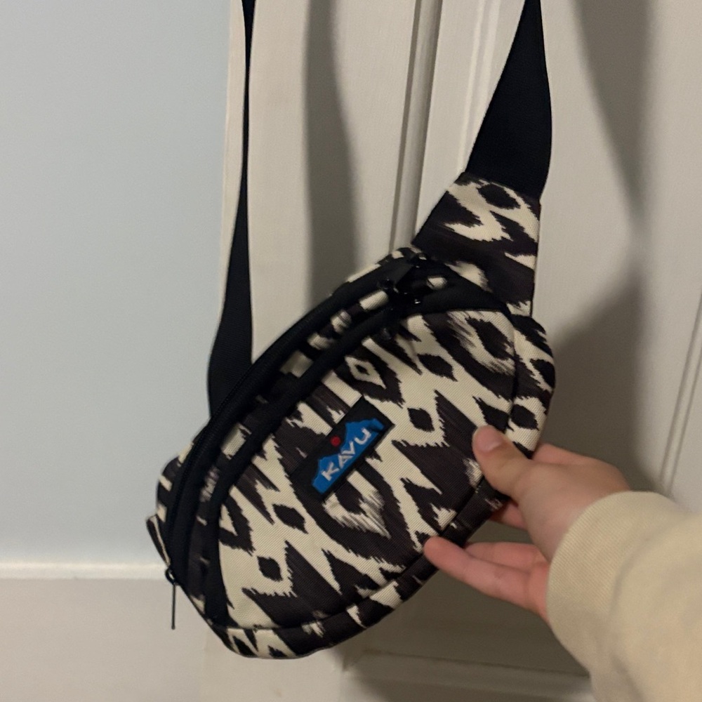 Kavu Black and Cream Patterned Crossbody Bag